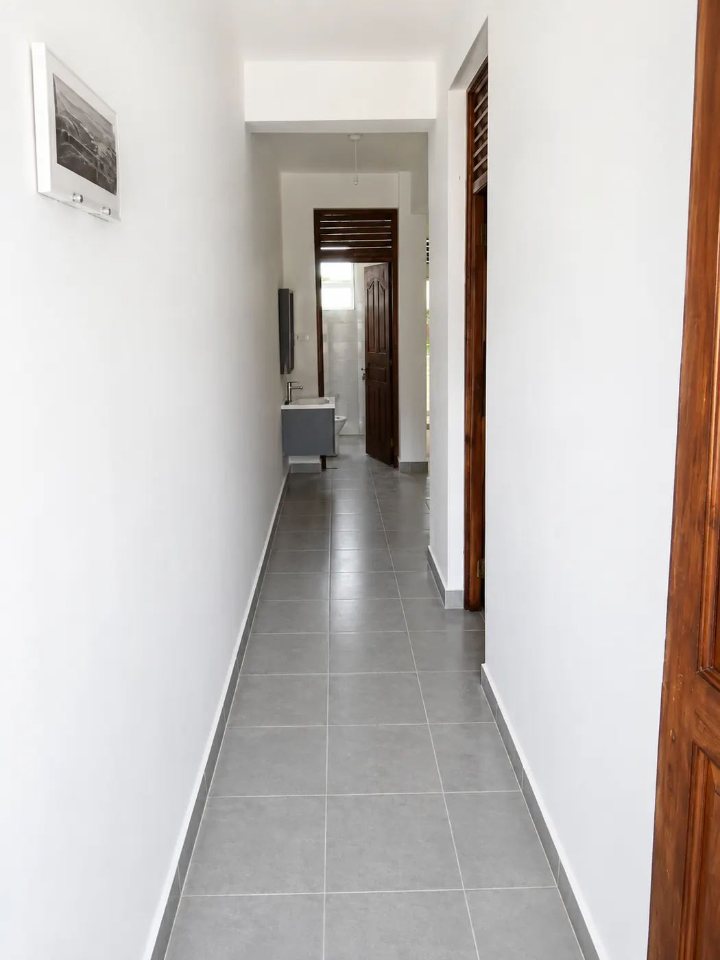 Apartment Hallway & Interior Corridor