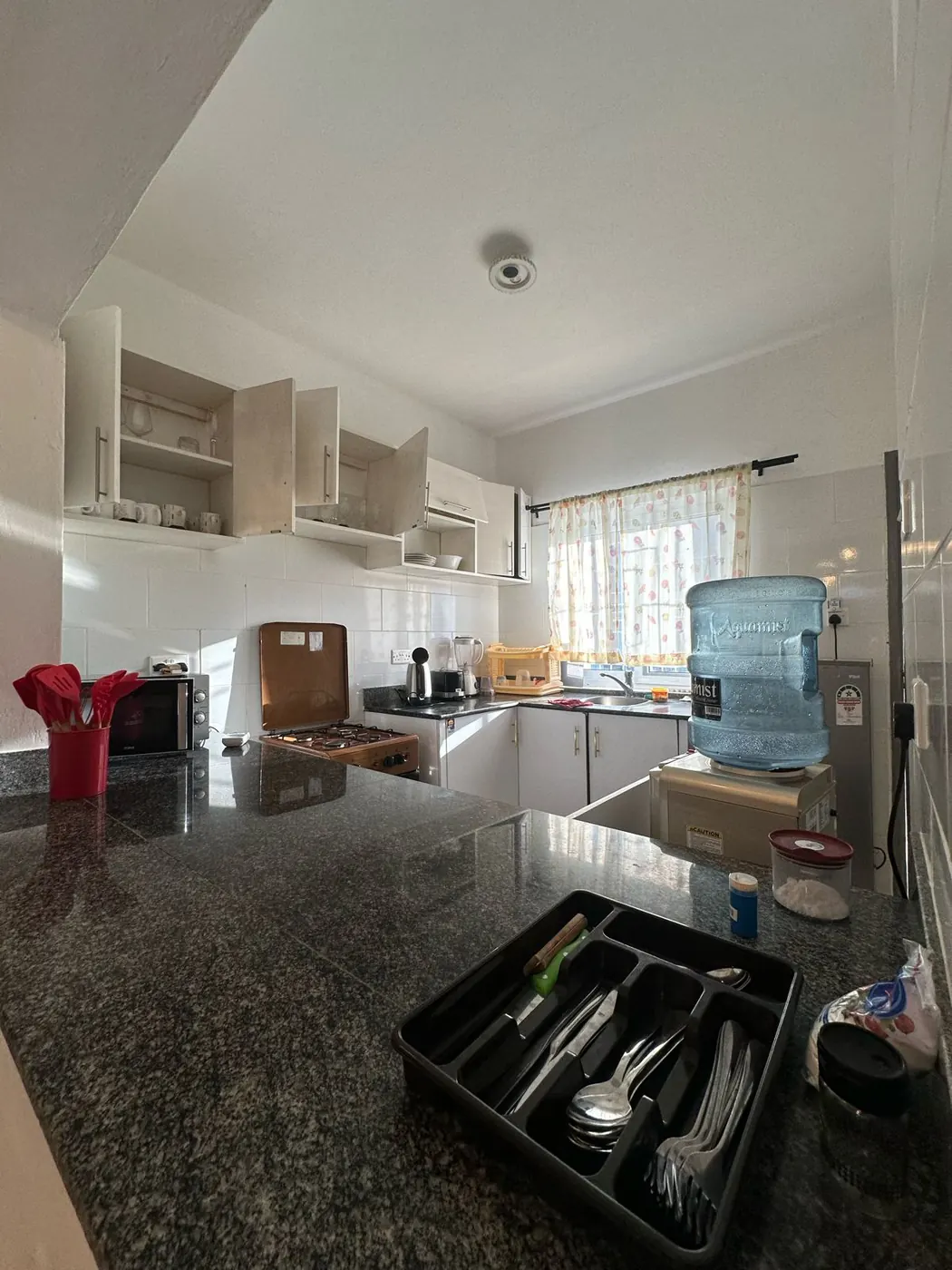 2 Bedroom Kitchen & Granite Countertops